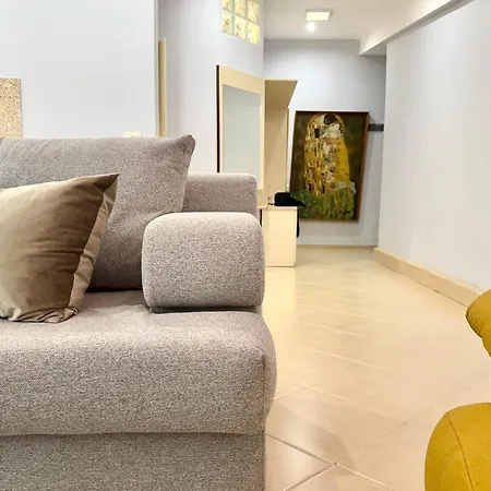 The Bllok Spot 公寓