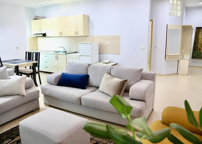 The Bllok Spot * 地拉那